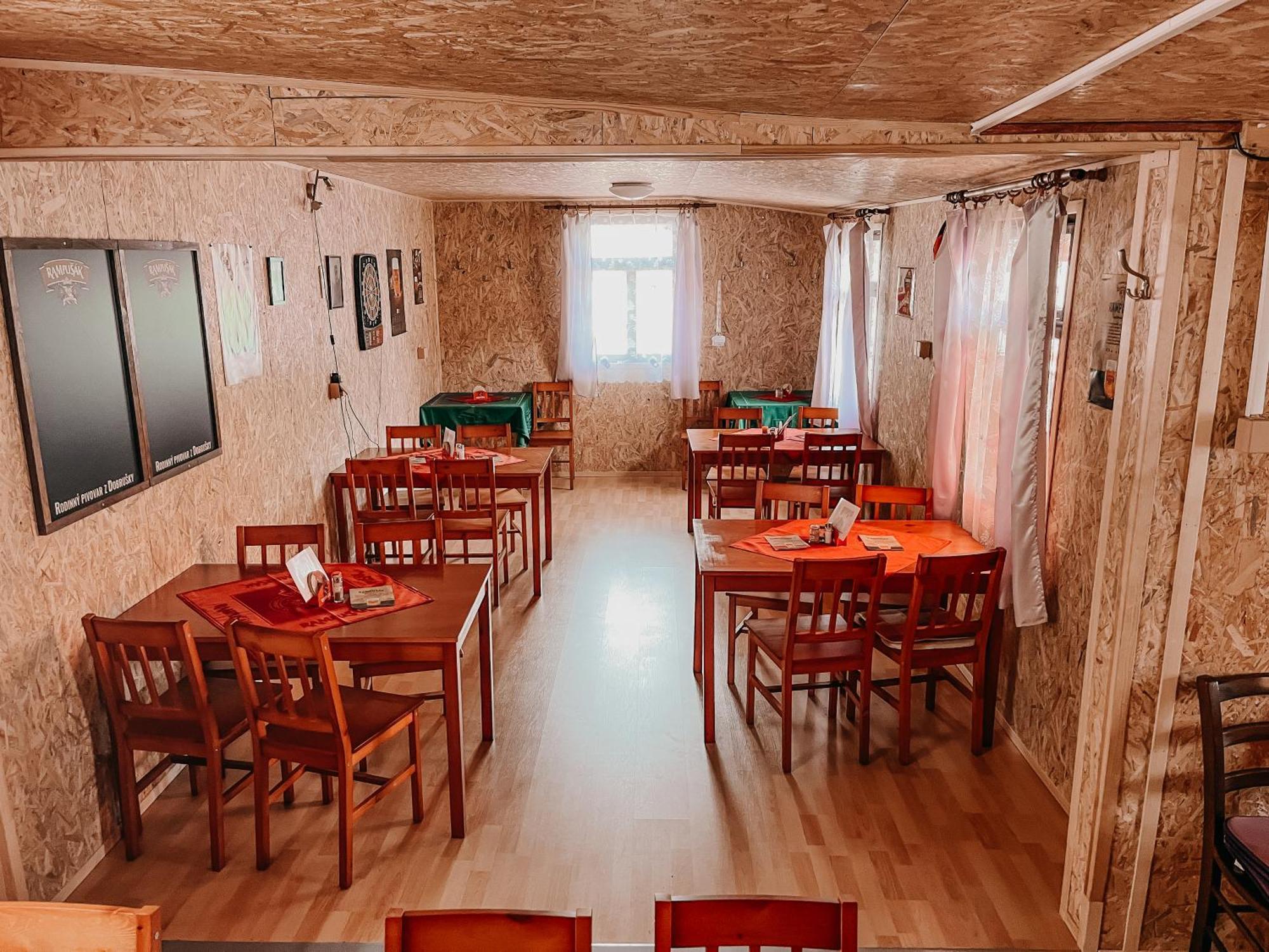Karavan 3 V Arealu Koupaliste Bystre V Orlickych Horach Kültér fotó